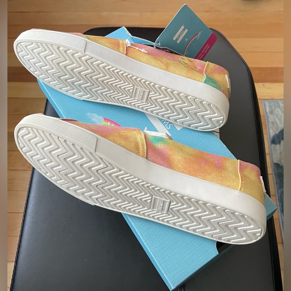 Fun Shoes - Picture 2 of 3